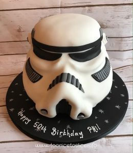 Darth Vader Mask Cake